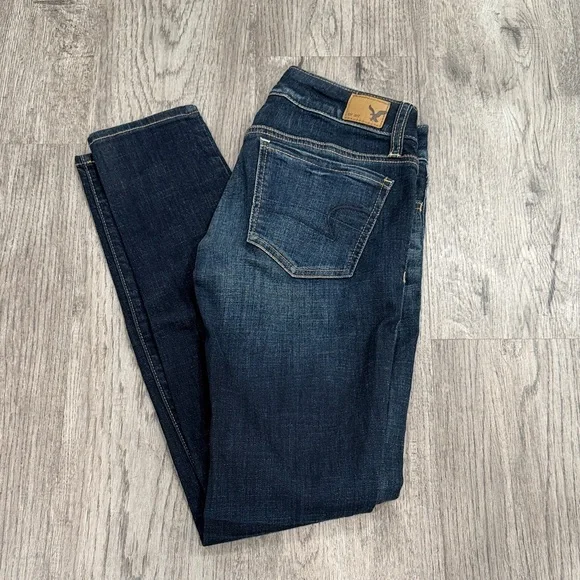 American Eagle Outfitters Women's Dark Blue Skinny Jeans - Picture 2 of 2